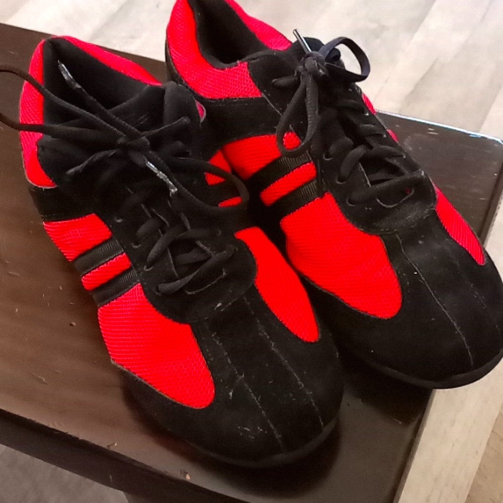 Sansha , blitz 3 red adult dancing sneakers size 9M